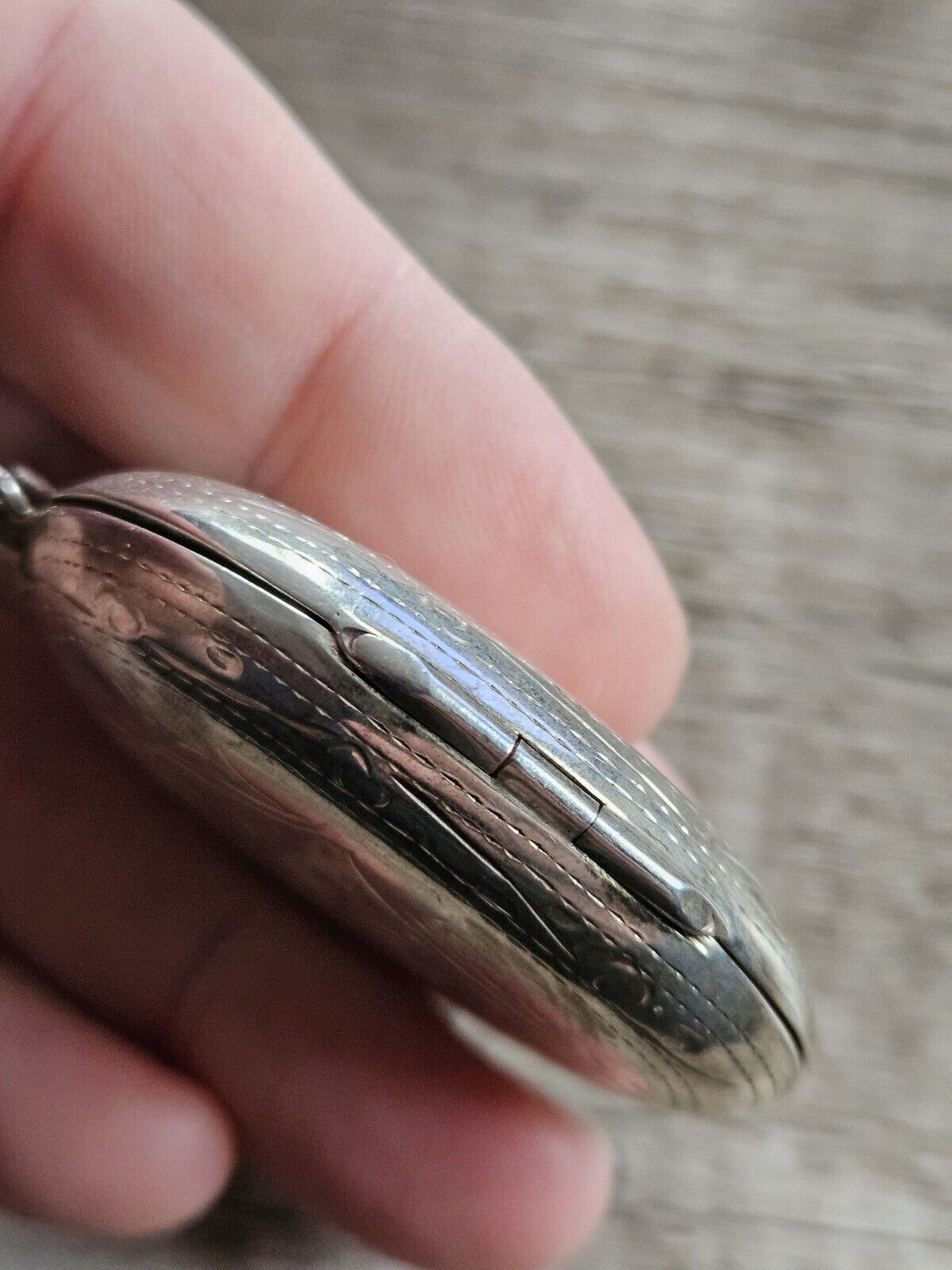 19.7g+ Sterling Silver Oval locket pendant, Floral engraving, Large! XL