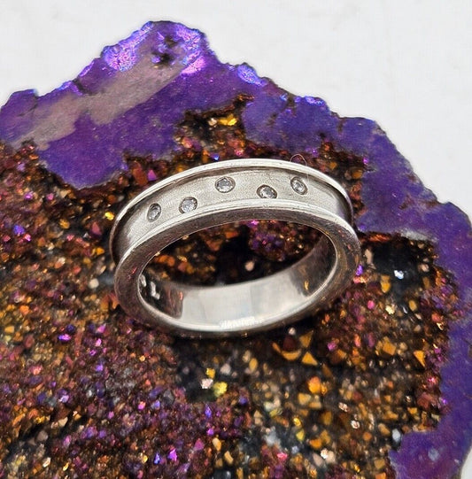 Lovely 925 Sterling Silver Band Ring With Inset Diamonds, 4.4g, Size L