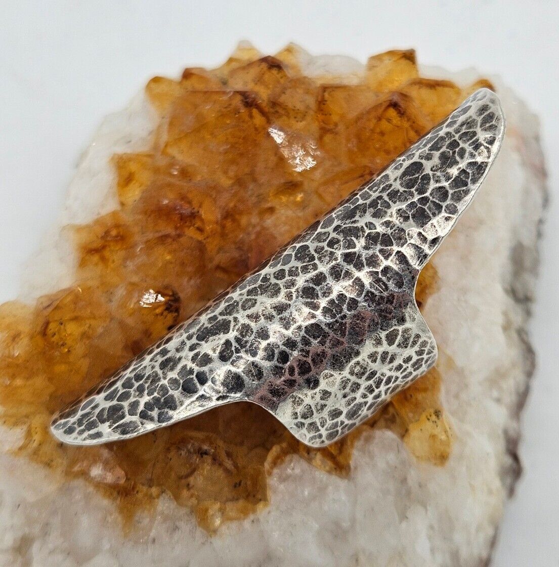 SILVER 925 ARMOUR RING. HAMMERED PATTERN. ADJUSTABLE.