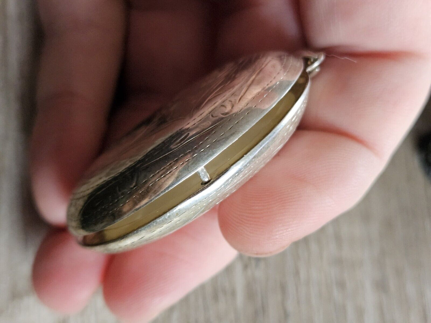 19.7g+ Sterling Silver Oval locket pendant, Floral engraving, Large! XL