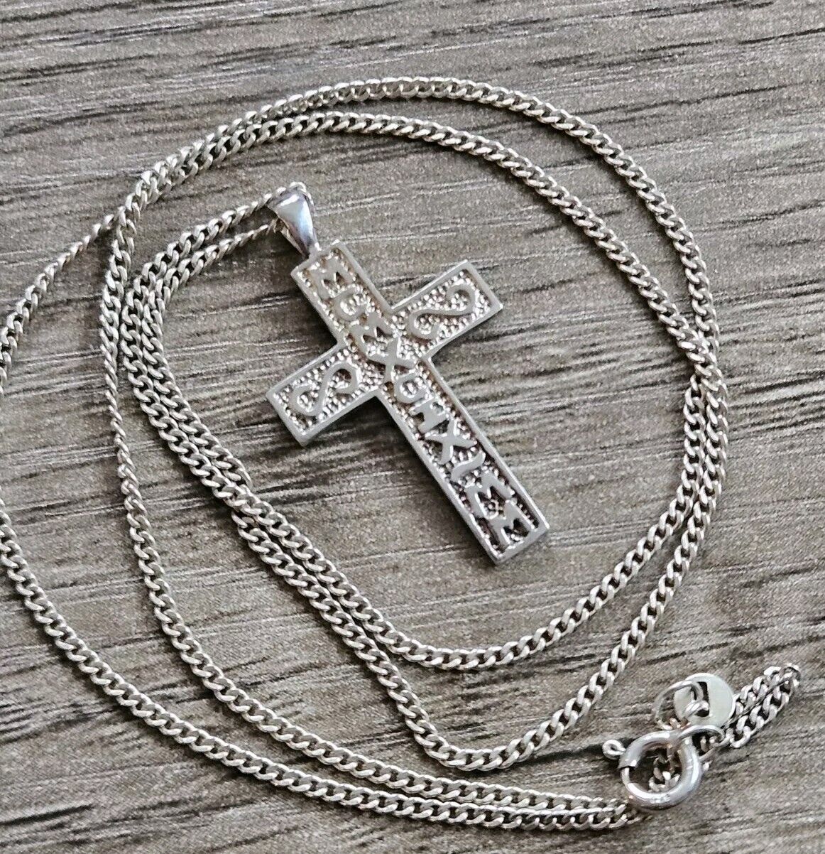 925 Silver Patterned Cross Pendant, Necklace. 48cm Chain.