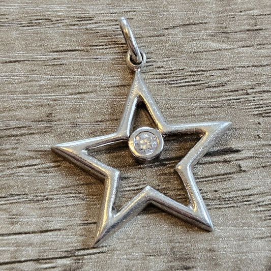 925 Silver Cubic Zirconia Star Pendant.