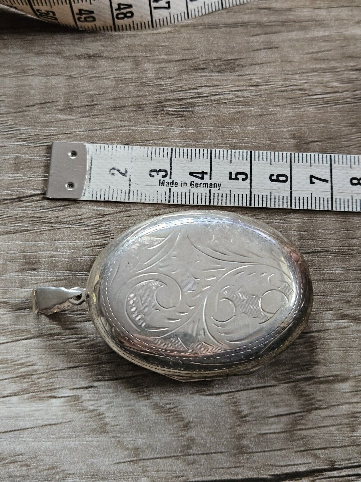 19.7g+ Sterling Silver Oval locket pendant, Floral engraving, Large! XL
