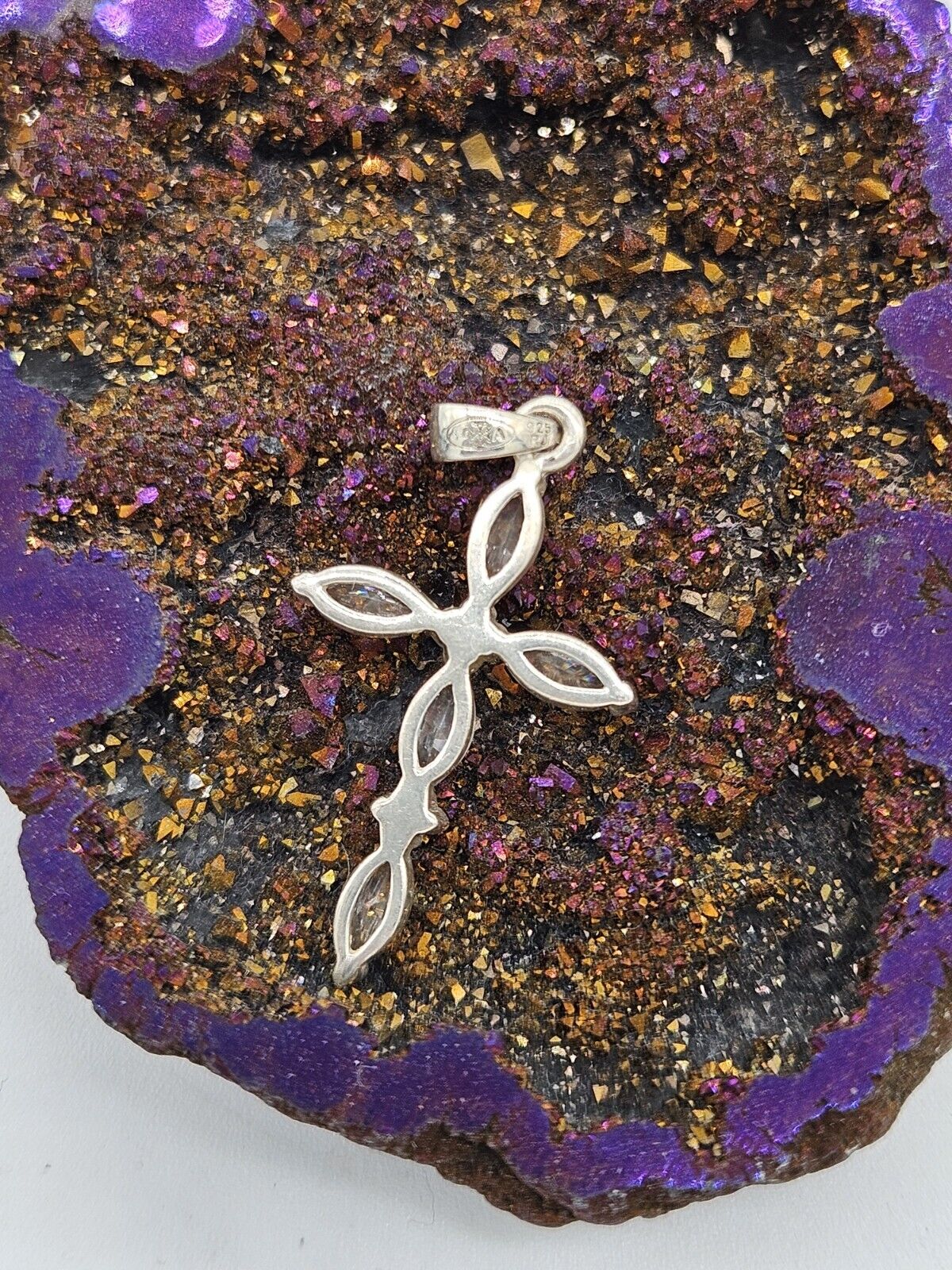 925 Silver Cubic Zirconia Cross Pendant.