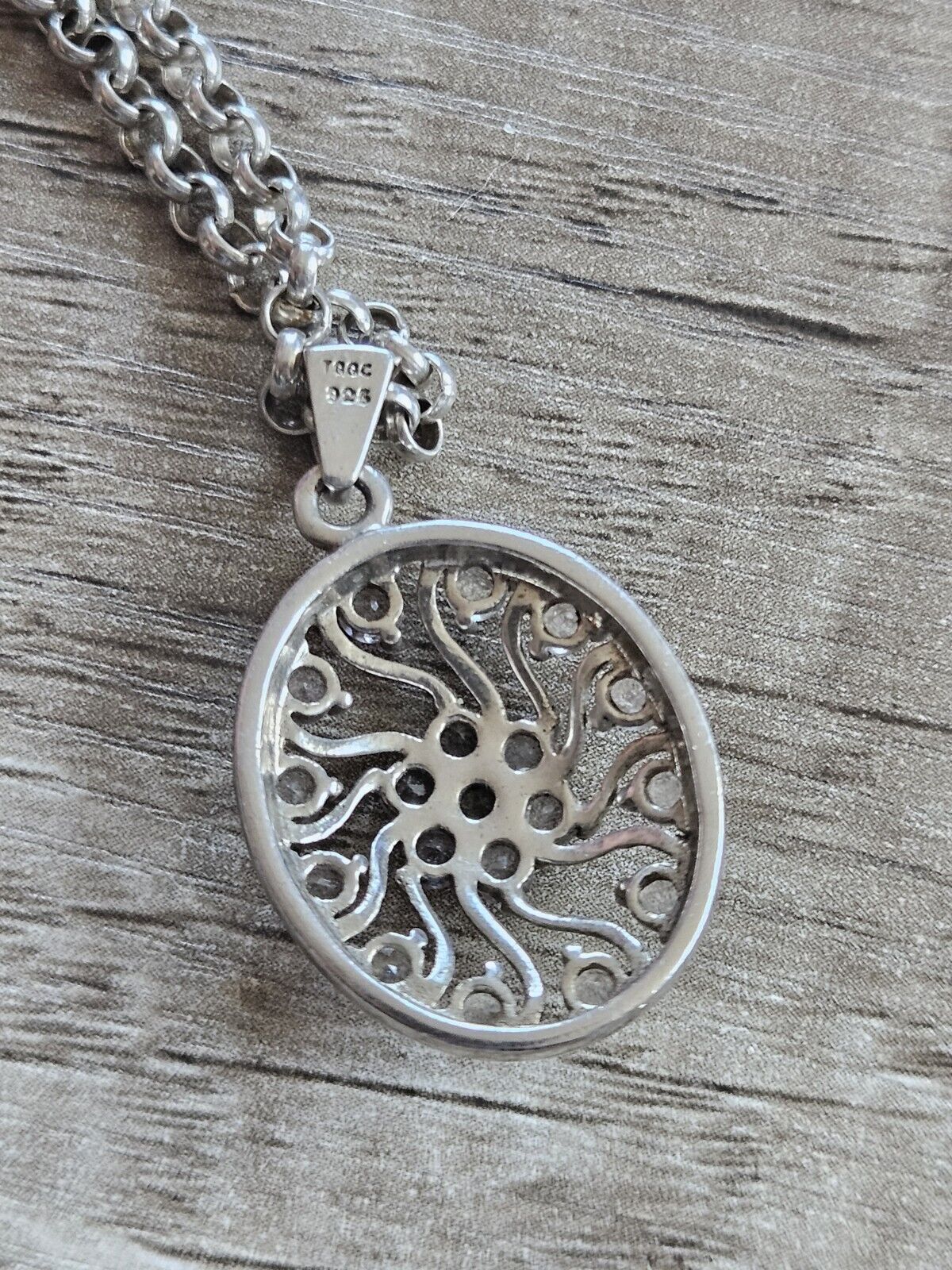 925 Silver Spiral Pendant, Necklace. 51cm Belcher Chain.