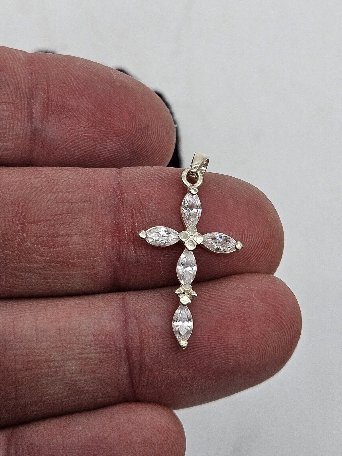 925 Silver Cubic Zirconia Cross Pendant.
