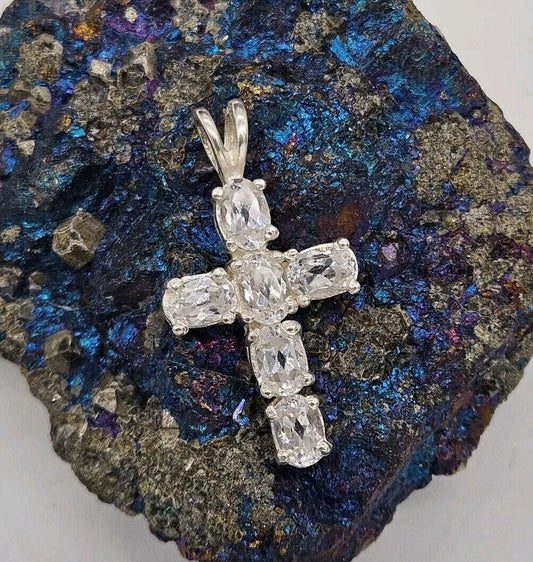 925 Silver Oval Cubic Zirconia Cross Pendant. 3cm