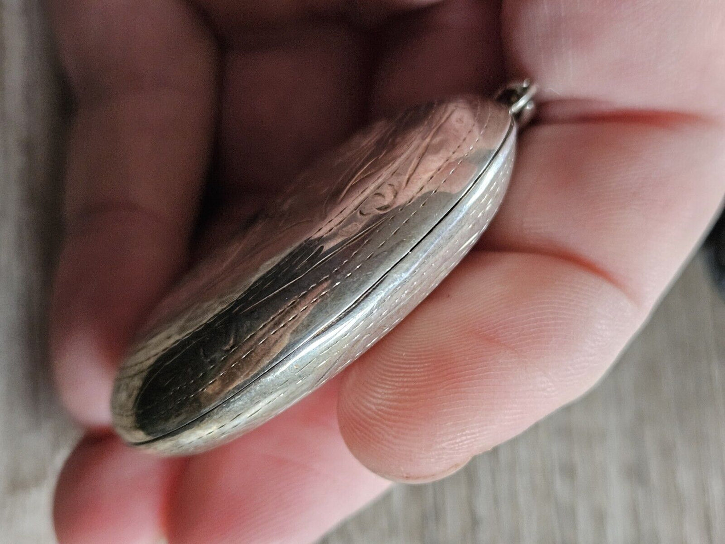 19.7g+ Sterling Silver Oval locket pendant, Floral engraving, Large! XL