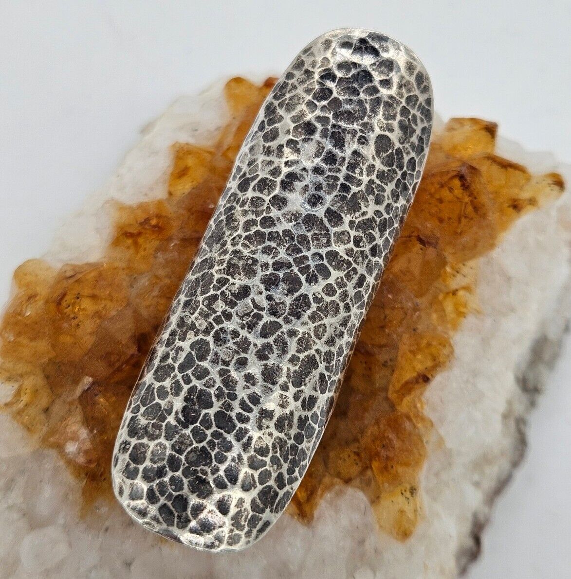 SILVER 925 ARMOUR RING. HAMMERED PATTERN. ADJUSTABLE.