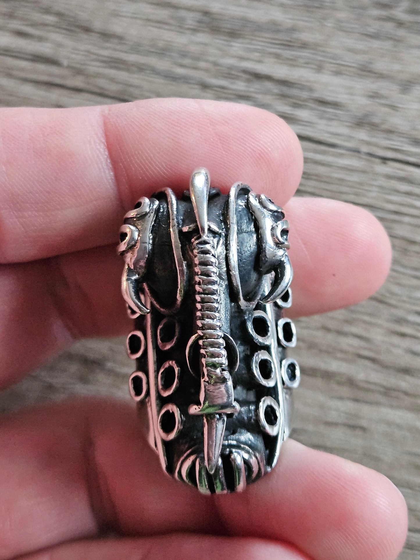 Silver 925 Insectoid Engine ring By Mike Turner. Size V, Wildcat. Heavy! 56g