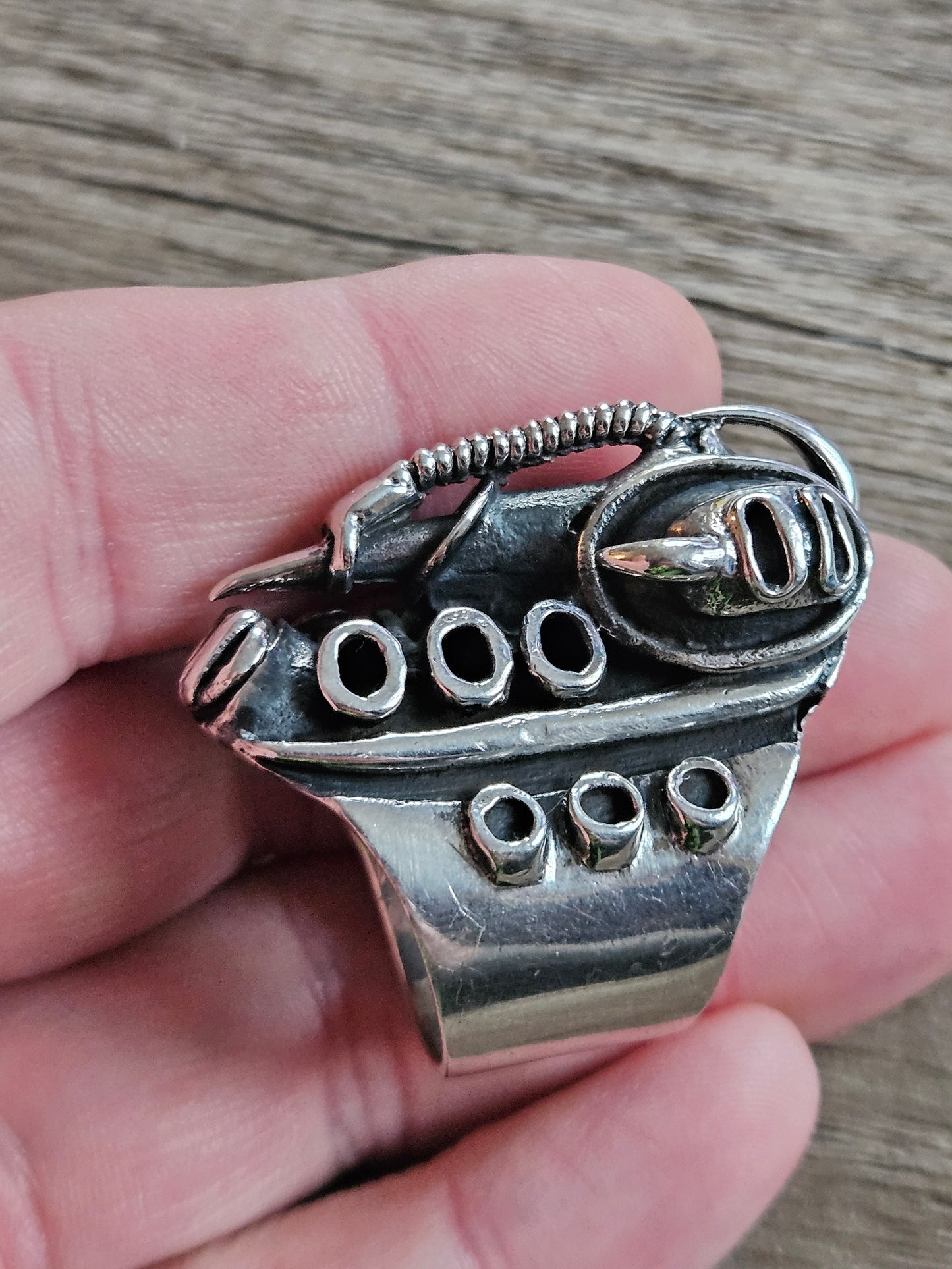 Silver 925 Insectoid Engine ring By Mike Turner. Size V, Wildcat. Heavy! 56g