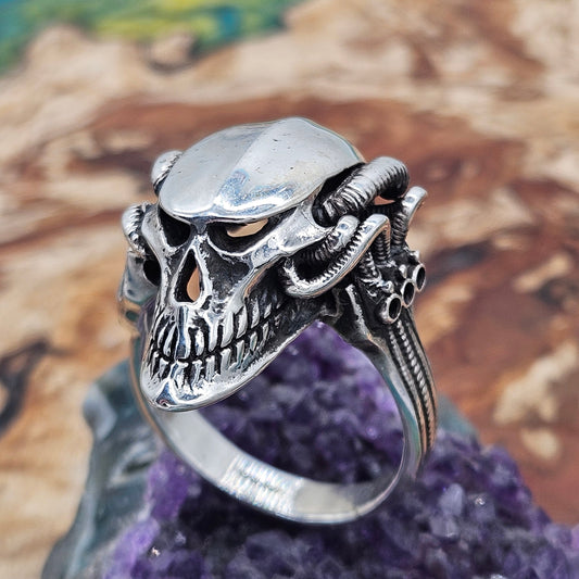 Silver 925 Biomechanical Skull Ring- William Llewellyn Griffiths. Size Z+5