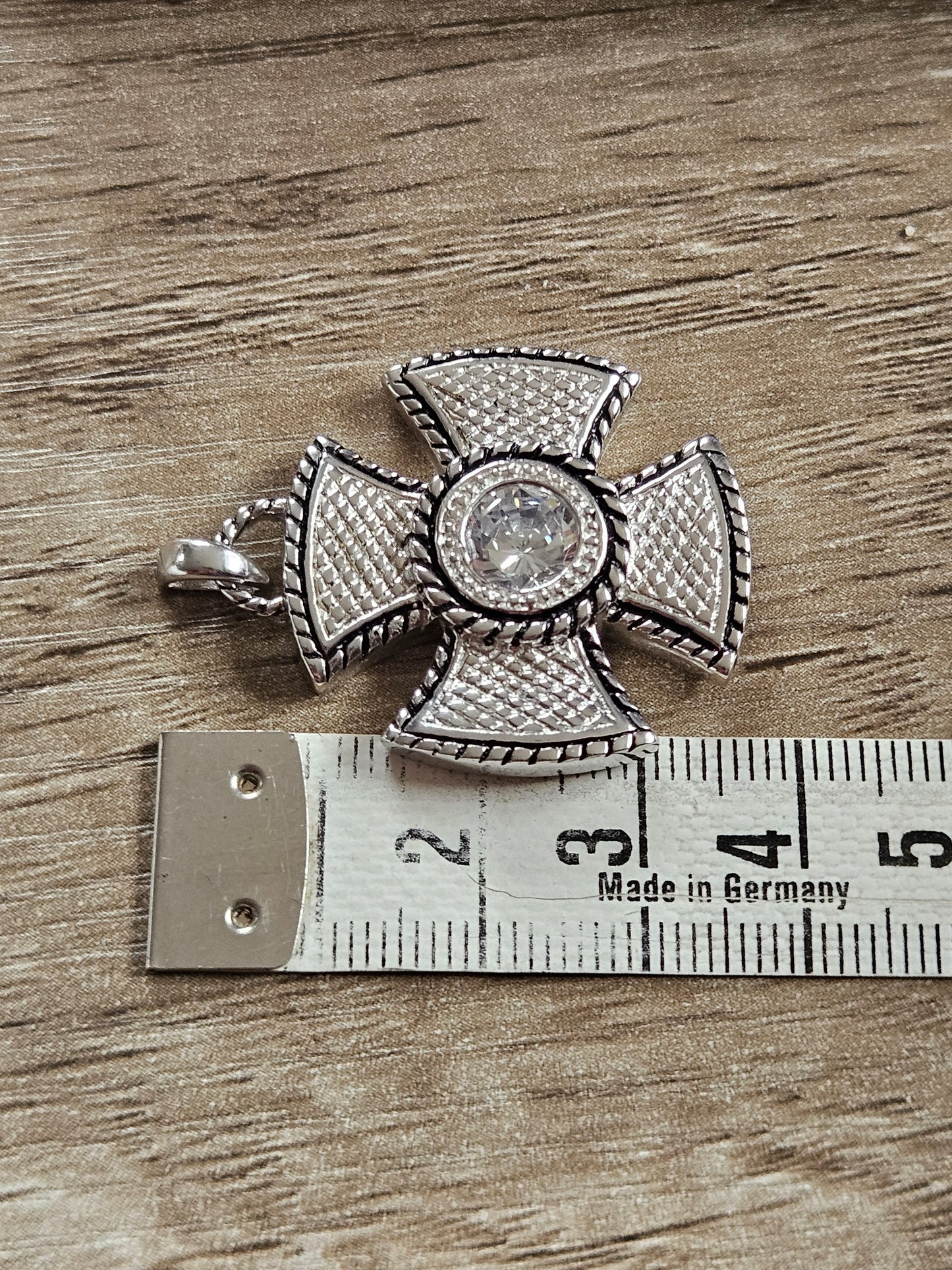 NEW Sterling Silver 925 Celtic / Maltese Cross Pendant.