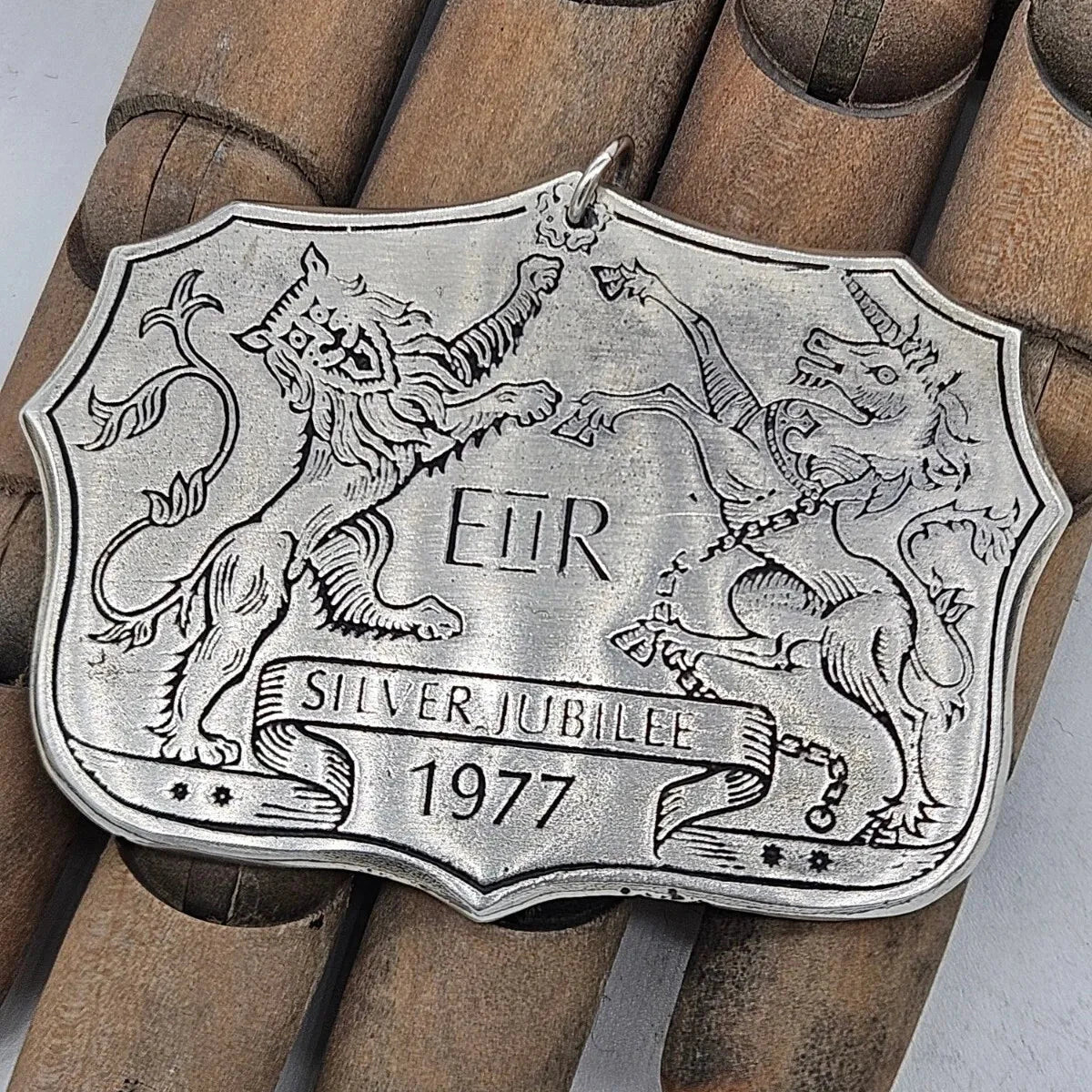 Huge Vintage Silver Jubilee Ingot Pendant Shield, Sterling Silver 925, 1977. 31g