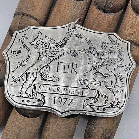 Huge Vintage Silver Jubilee Ingot Pendant Shield, Sterling Silver 925, 1977. 31g