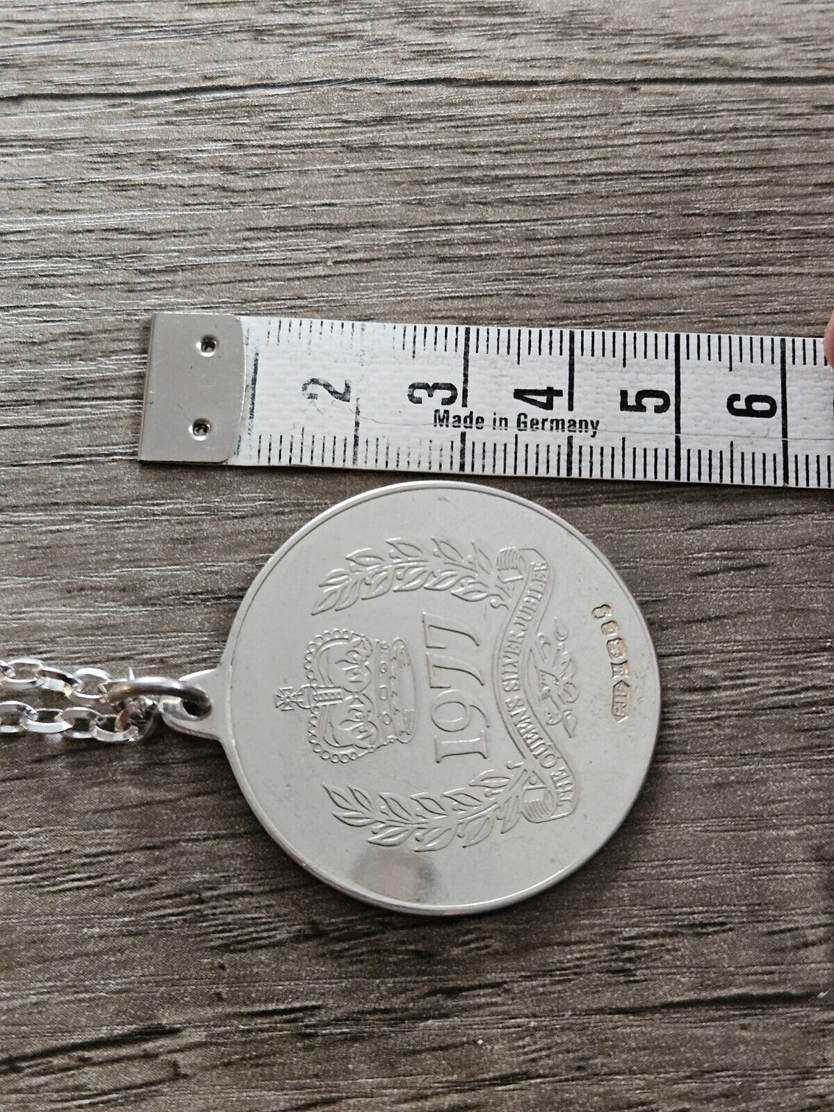 Sterling Silver 1977 Queens Silver Jubilee Necklace Medallion, Heavy 27g, Ingot.