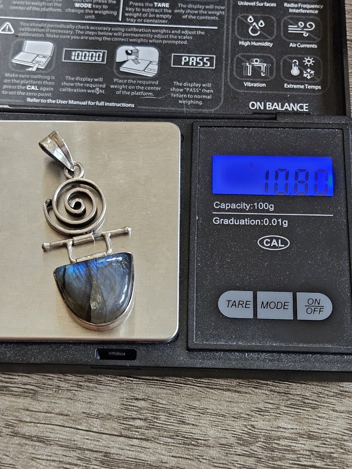 Sterling 925 Silver Labradorite Gemstone Pendant. 10.8g