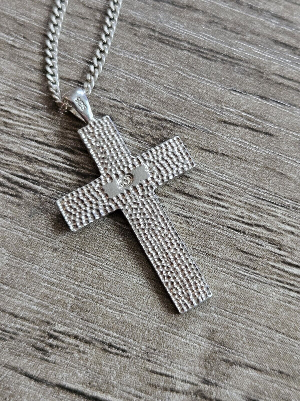925 Silver Patterned Cross Pendant, Necklace. 48cm Chain. 