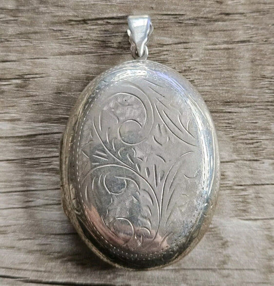 19.7g+ Sterling Silver Oval locket pendant, Floral engraving, Large! XL