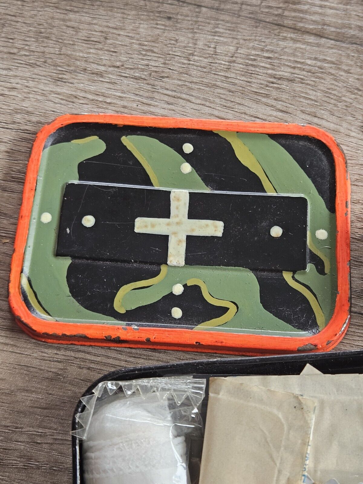 Vintage Military Medic First Aid Kit Tin And Lenses?? 