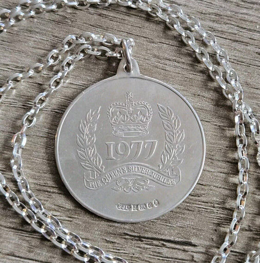 Sterling Silver 1977 Queens Silver Jubilee Necklace Medallion, Heavy 27g, Ingot.