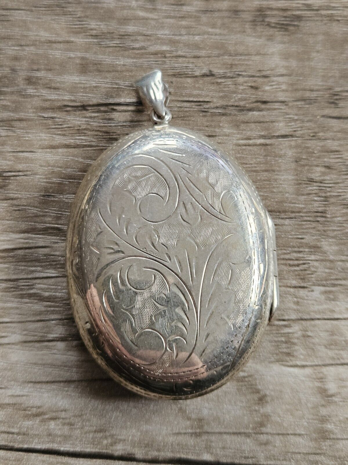 19.7g+ Sterling Silver Oval locket pendant, Floral engraving, Large! XL