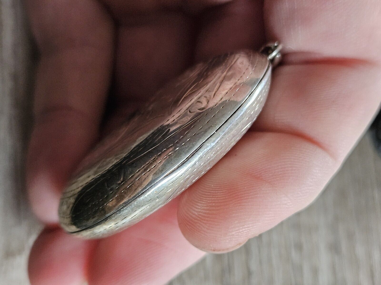 19.7g+ Sterling Silver Oval locket pendant, Floral engraving, Large! XL