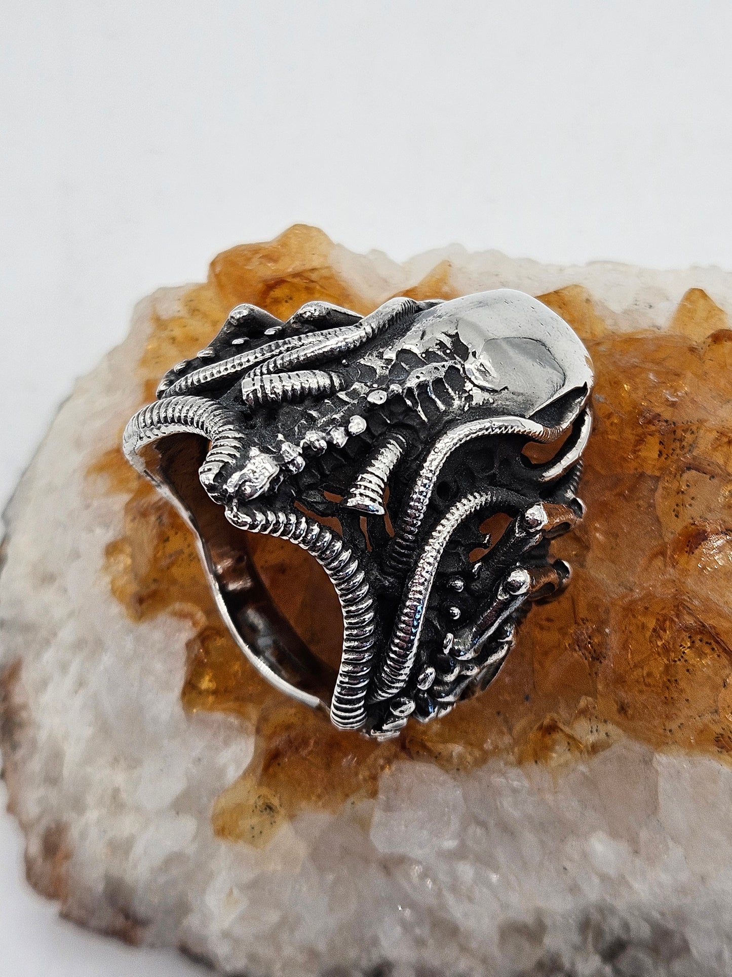 Silver 925 Biomechanical Skull Ring- William Llewellyn Griffiths. Size Z+7