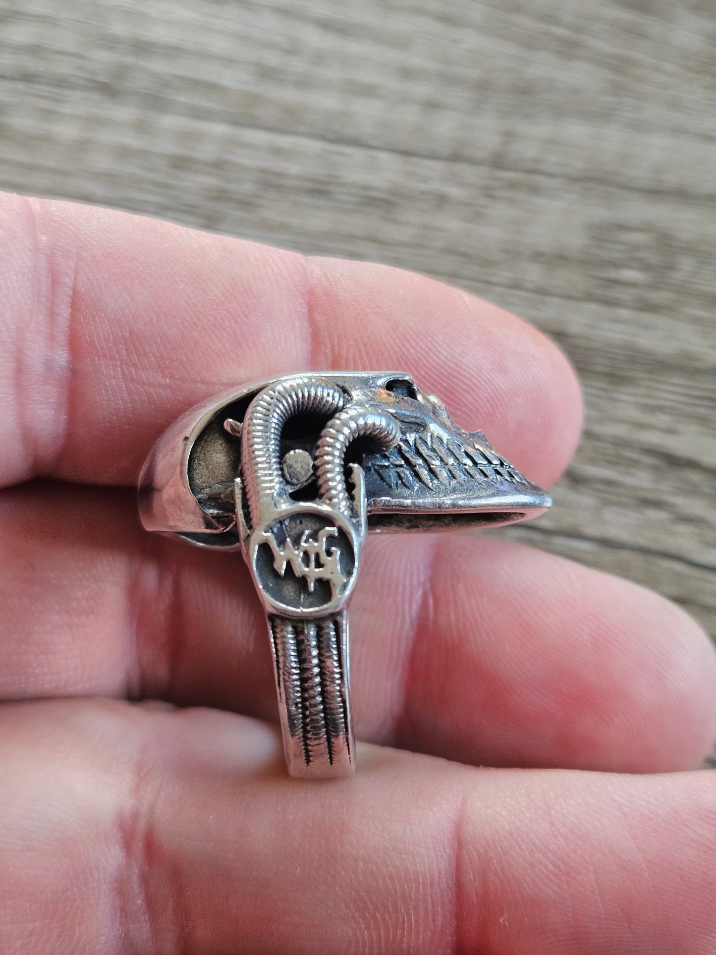 Silver 925 Biomechanical Skull Ring- William Llewellyn Griffiths. Size O 1/2