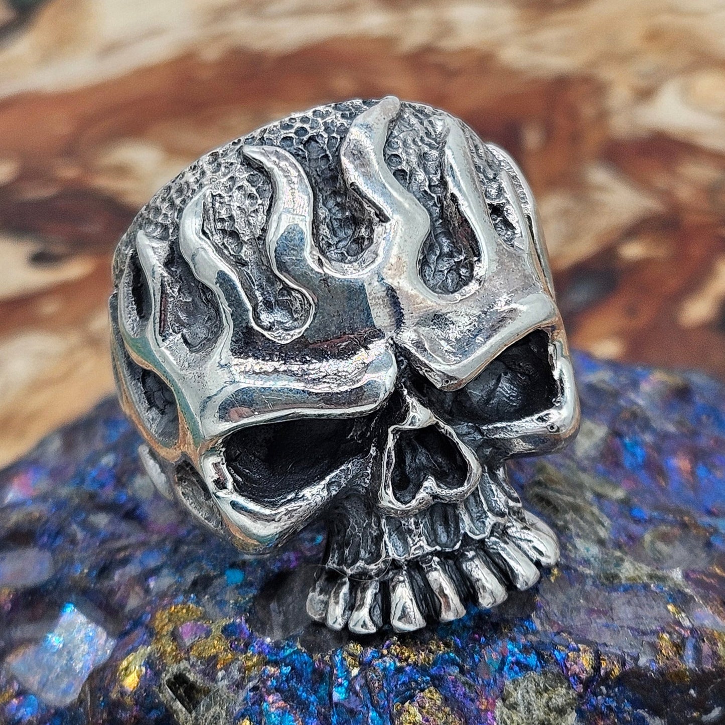 Flame skull ring in sterling silver 925. Heavy Mens Ring, Gothic, Rocker. NEW!!