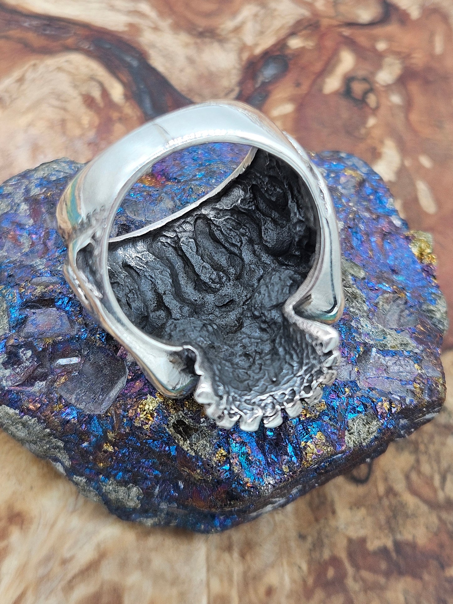 Flame skull ring in sterling silver 925. Heavy Mens Ring, Gothic, Rocker. NEW!!
