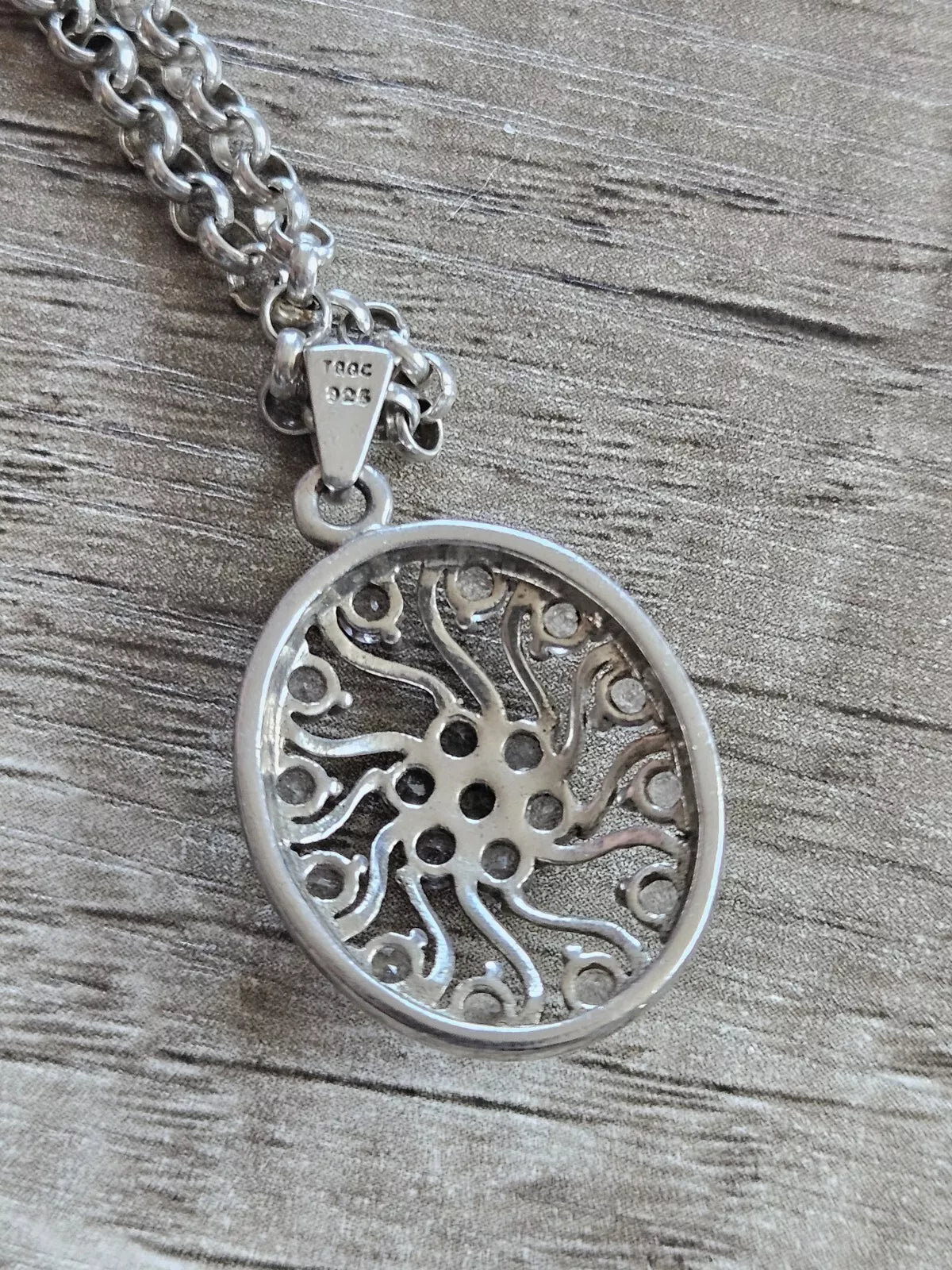 925 Silver Spiral Pendant, Necklace. 51cm Belcher Chain.