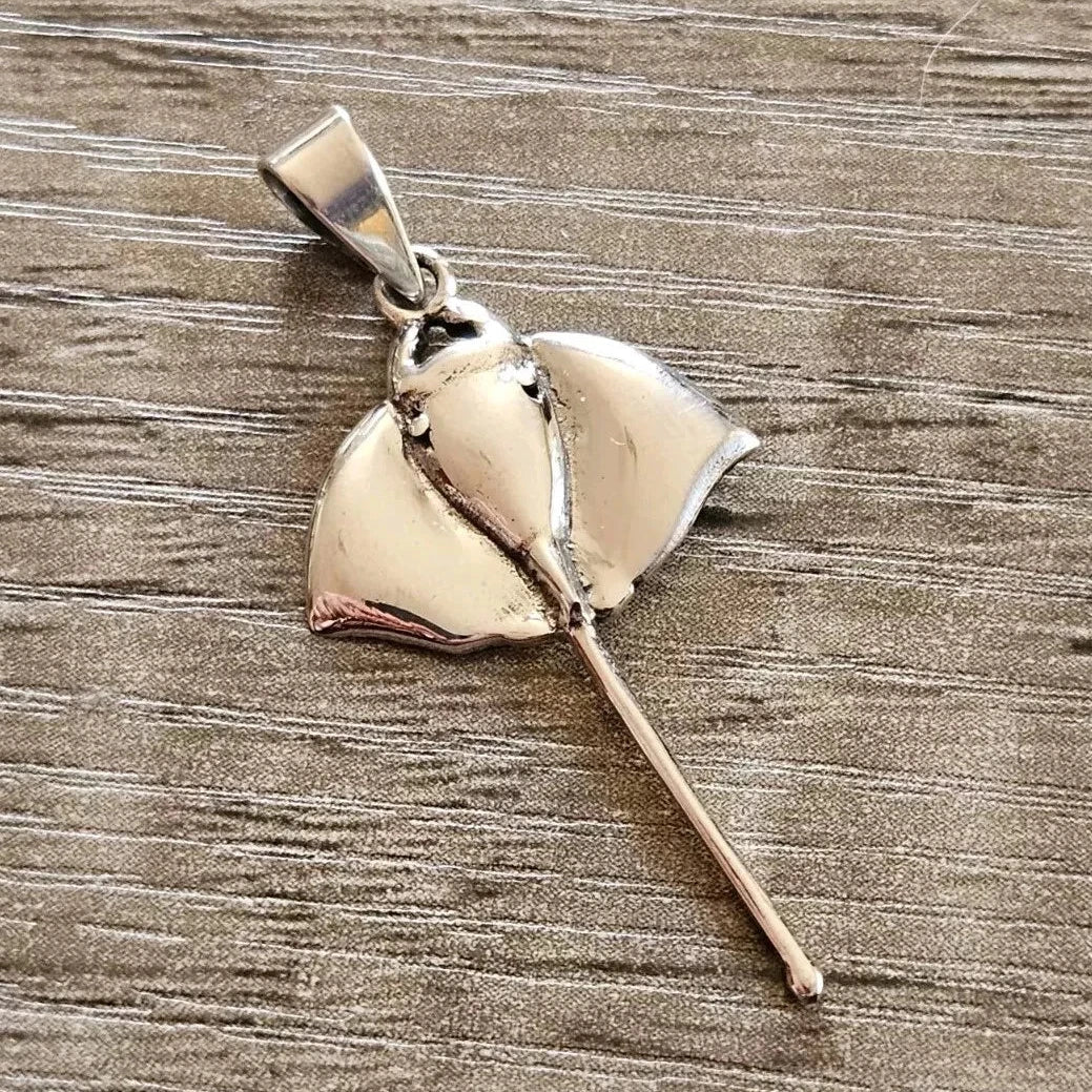 Sterling Silver 925 Stingray Pendant, Brand New Stock!